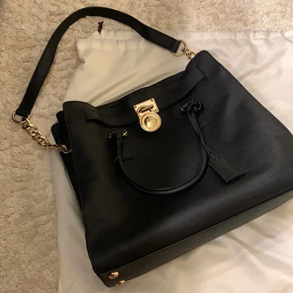 Michael kors purse - Picture 4 of 11